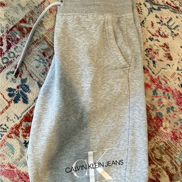 Calvin Klein Jeans Gray Men's Shorts - Picture 2 of 4